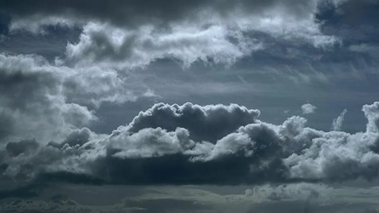 الأرصاد تحذر من ظواهر جوية متقلبة تضرب البلاد خلال طقس الغد